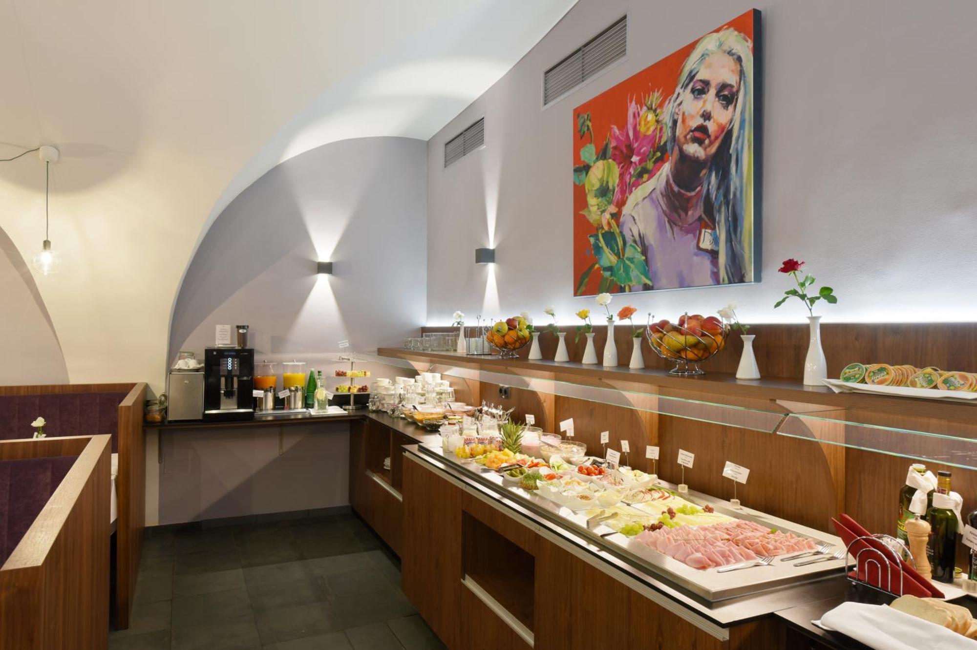 Boutique Hotel Dom - Rooms & Suites Graz Ngoại thất bức ảnh