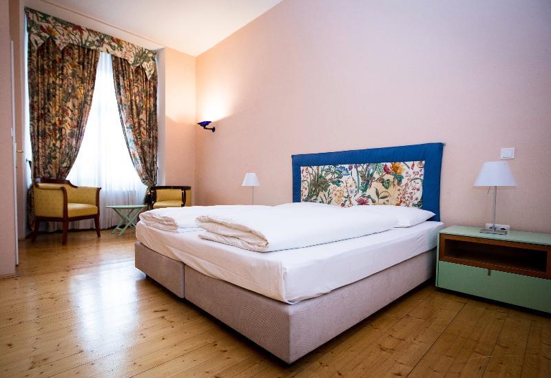 Boutique Hotel Dom - Rooms & Suites Graz Ngoại thất bức ảnh